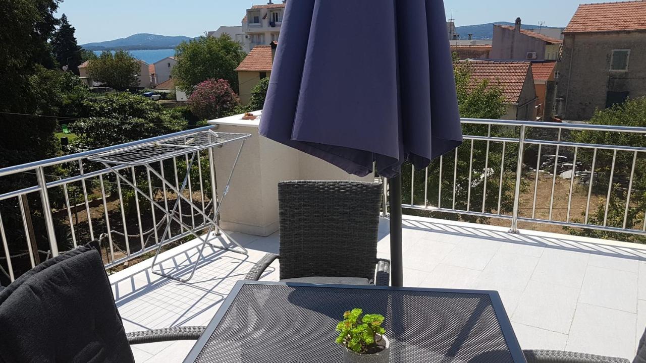 Apartments Luna Sveti Filip i Jakov Extérieur photo