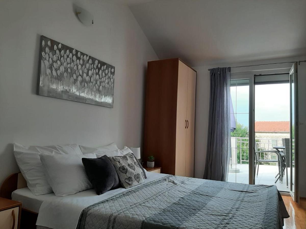 Apartments Luna Sveti Filip i Jakov Extérieur photo