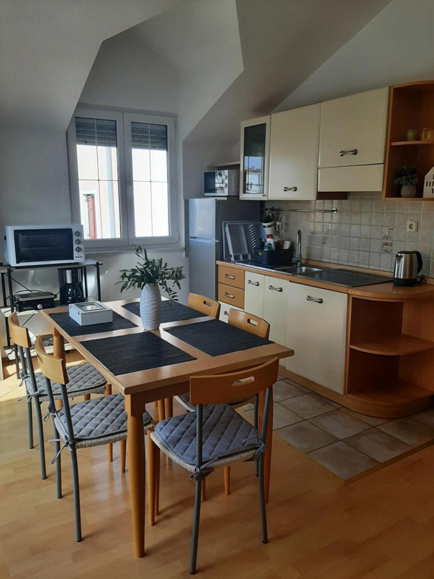 Apartments Luna Sveti Filip i Jakov Extérieur photo