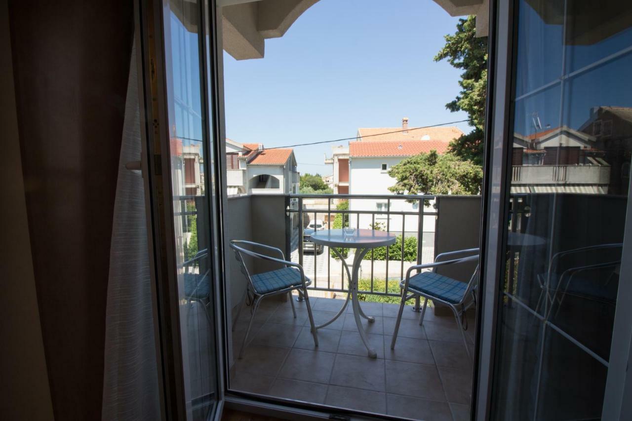 Apartments Luna Sveti Filip i Jakov Extérieur photo