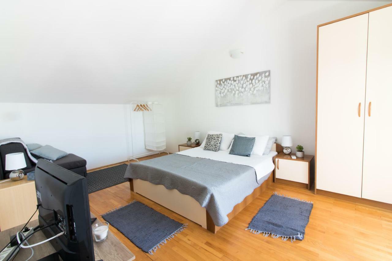 Apartments Luna Sveti Filip i Jakov Extérieur photo